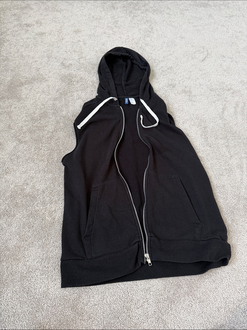 H&M Black Sleeveless Zip Hoodie with White Drawstrings